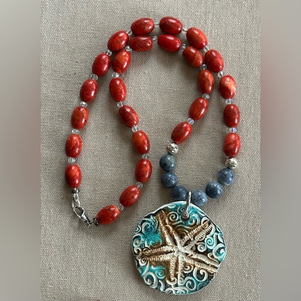 26 inch Coral and Sponge bead necklace NWOT